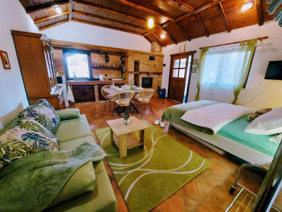 Studio Apartman Buteo 자스트레바르스코 외부 사진