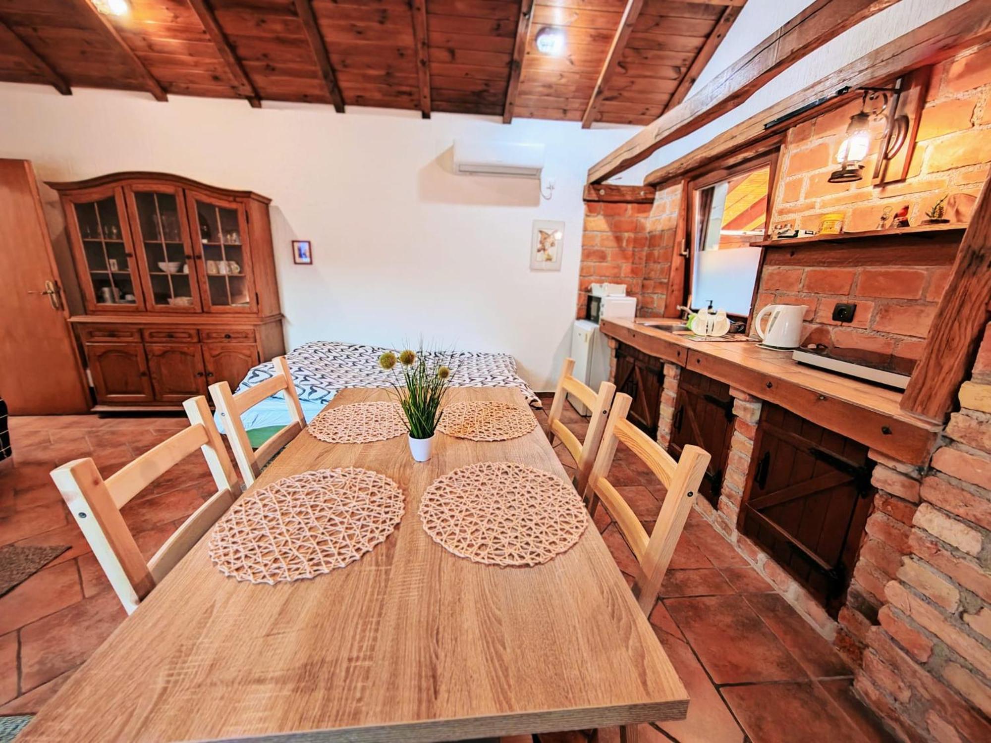 Studio Apartman Buteo 자스트레바르스코 외부 사진